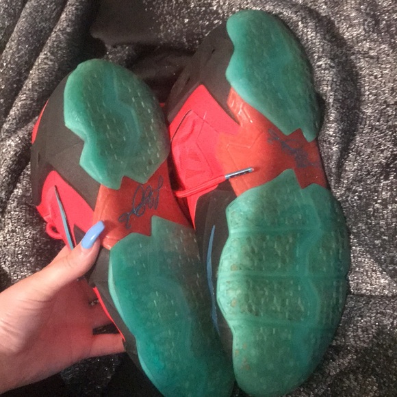 Lebrons - Picture 3 of 3